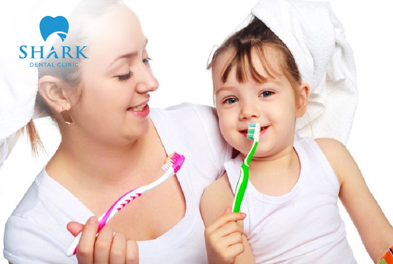 Chăm sóc và vệ sinh răng miệng đúng cách cho các bé