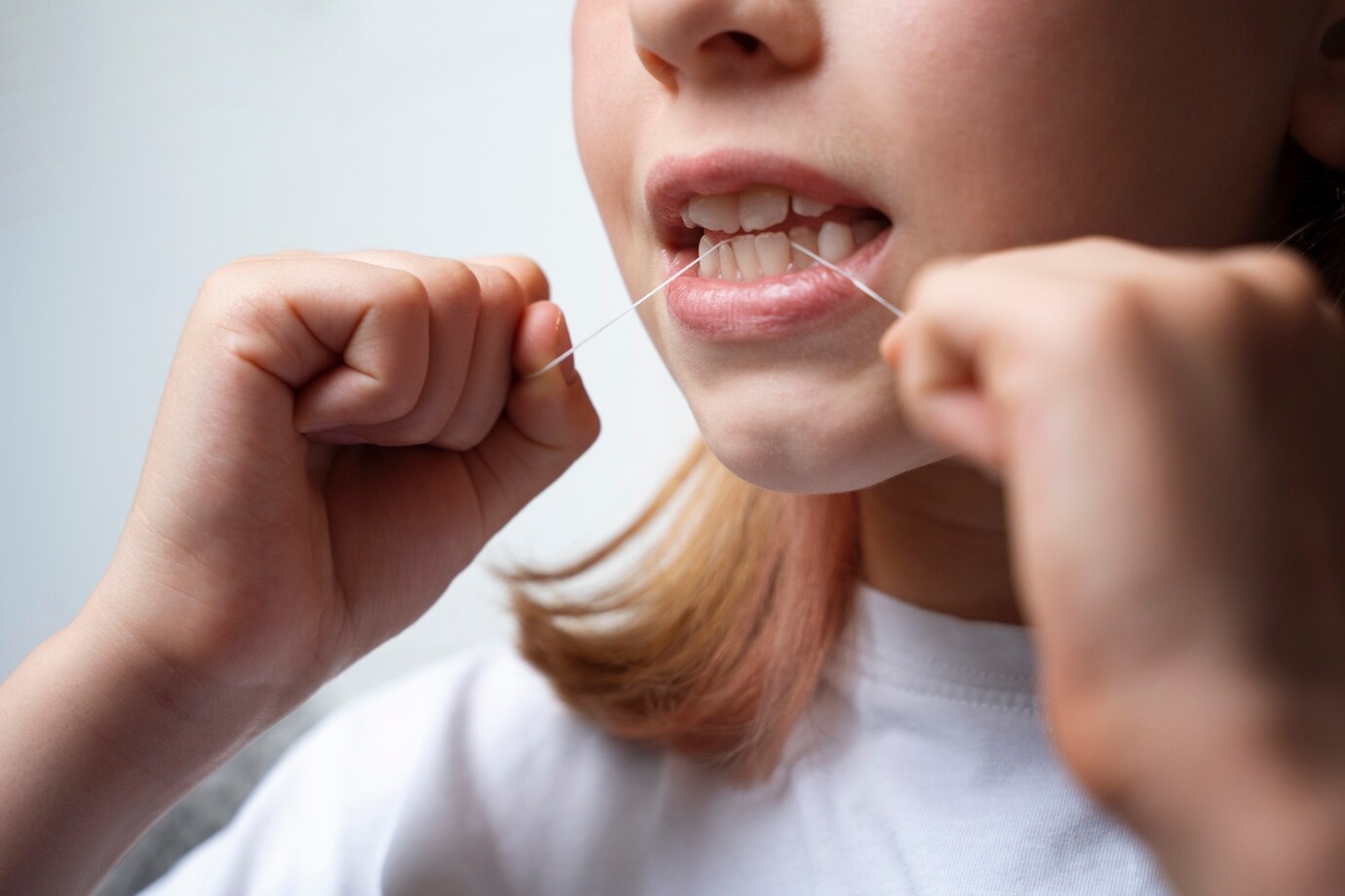 Có nhiều những lý do khác nhau để áp dụng nhổ răng sữa cho bé